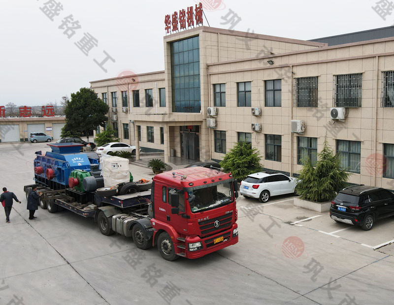 時(shí)產(chǎn)200噸對(duì)輥液壓制砂機(jī)，處理鵝卵石、石灰石的出砂效果怎么樣呢？